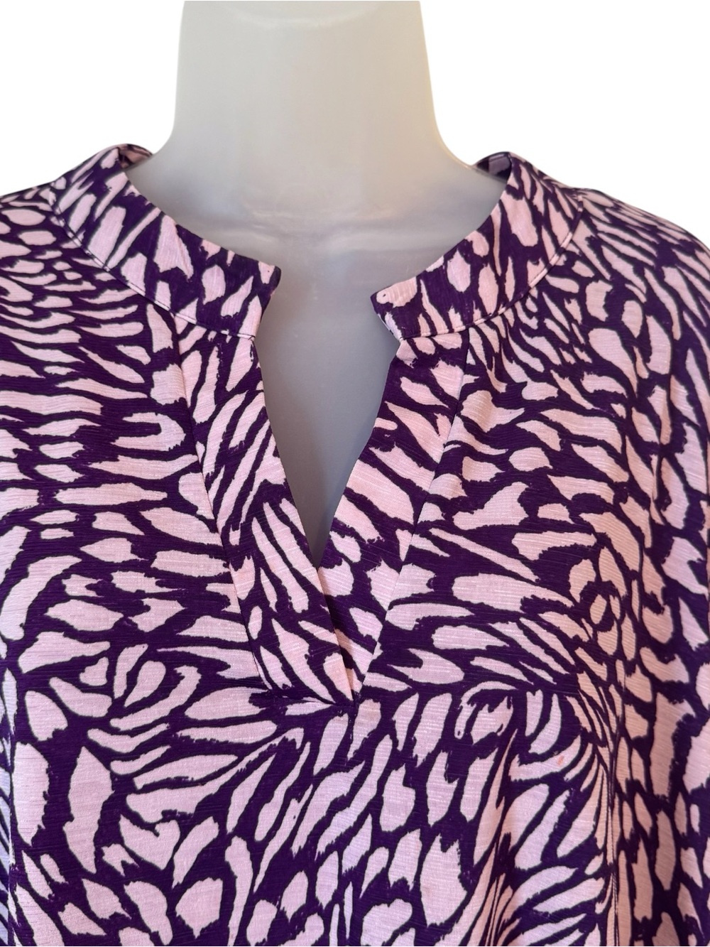 BEAUTIFUL Plus Size V‑Neck Tunic Top in Pink and Purple  2X   #E - Picture 2 of 8